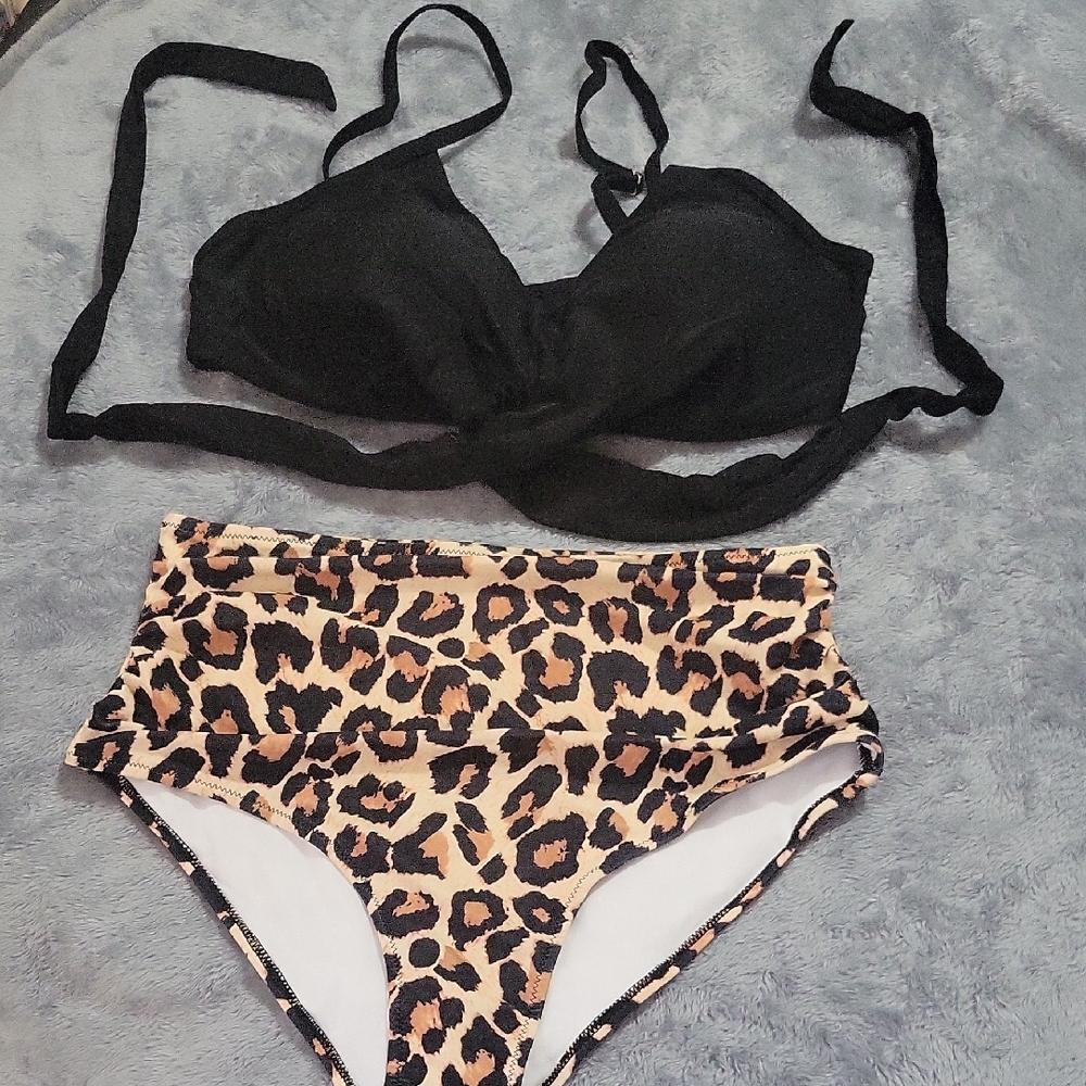 Black Bikini Top with Leopard Print Bottoms